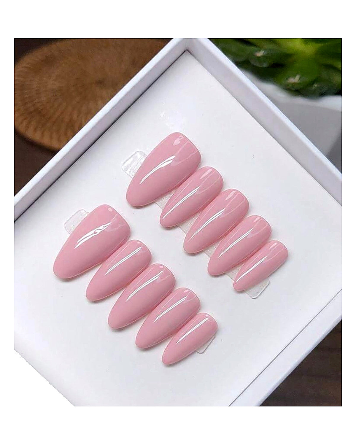 Handmade press on nails. أظافر تركيب مصنوعة يدويًا