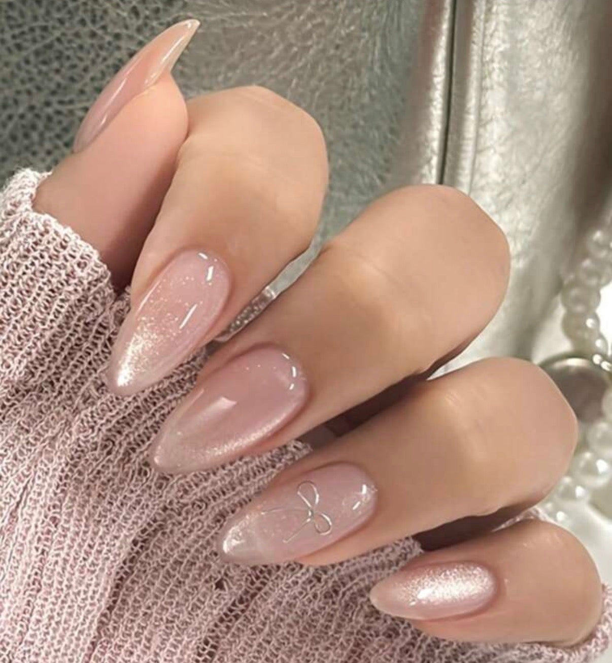 Handmade Press-On Nails / أظافر تركيب مصنوعة يدويًا