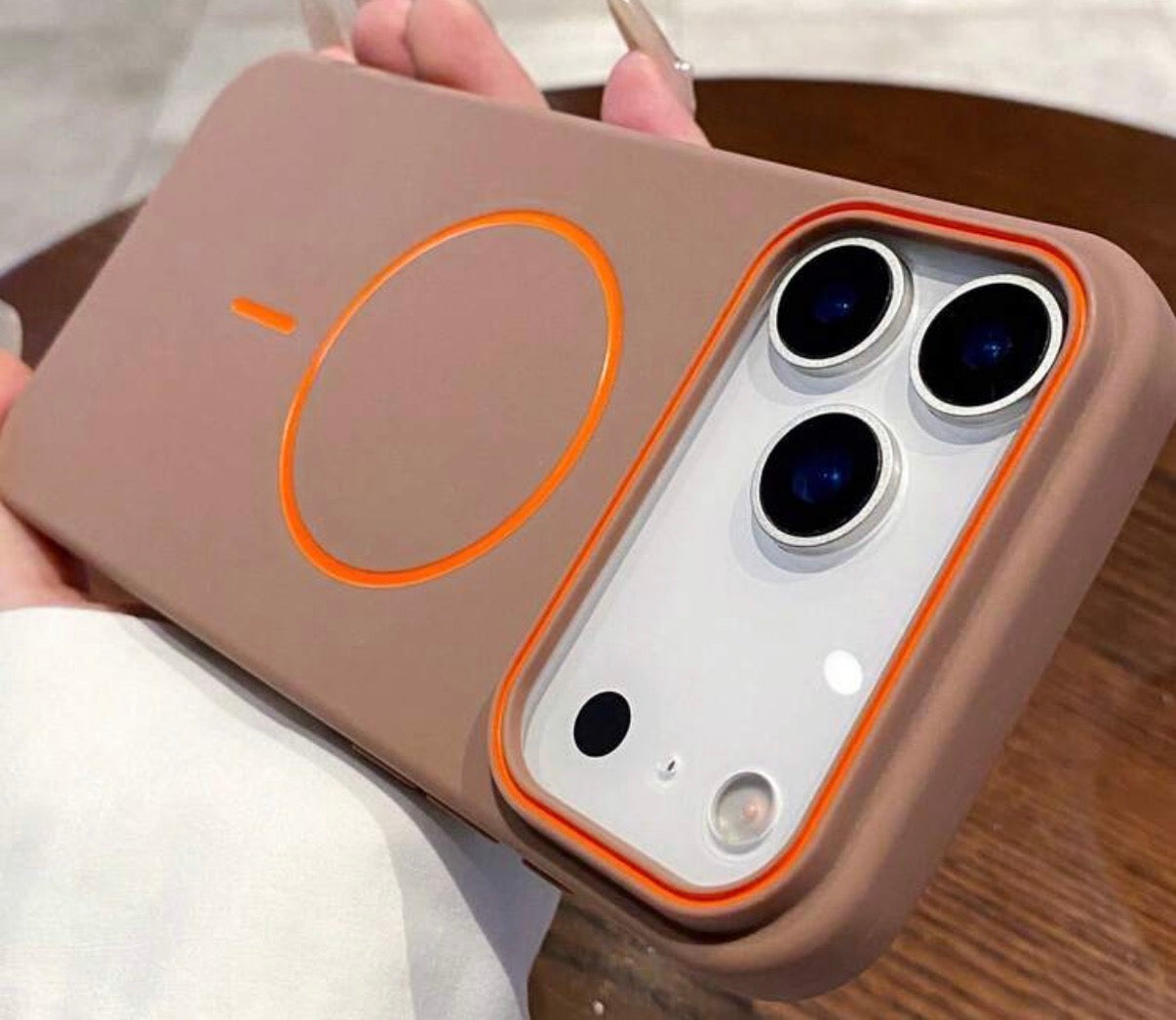 Matte MagSafe-Compatible Silicone Case – Coffee Brown (17 pro)