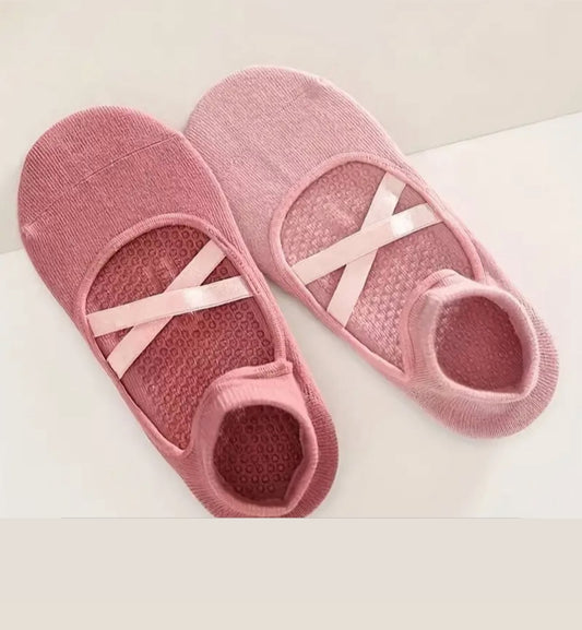 PILATES BALLERINA SOCK SET. 

 (set includes 2 pairs)